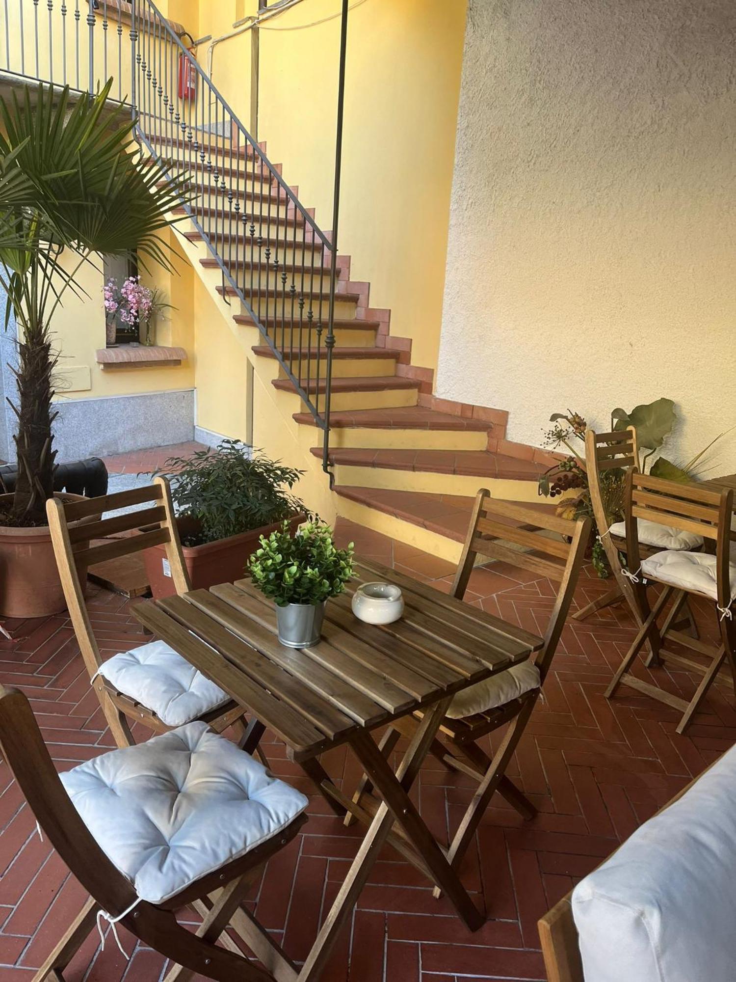Monolocale Adelaide Abbadesse Guest House Milano Esterno foto
