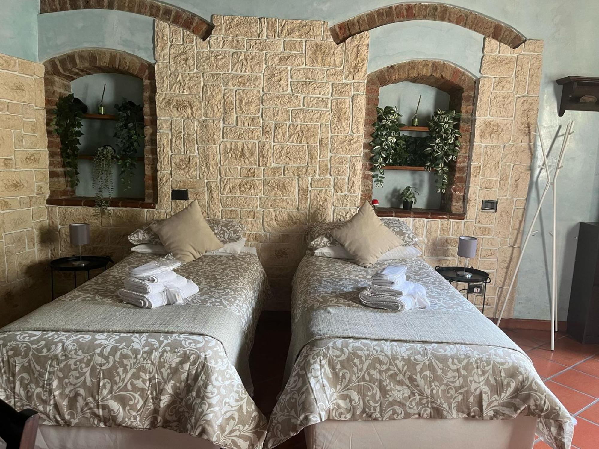 Monolocale Adelaide Abbadesse Guest House Milano Esterno foto